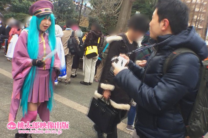 オフパコ！vol.2 コスプレ会場でヤレそうな巨乳郵●局員レイヤーを個撮とダマして種付プレス！ 今井ゆあ